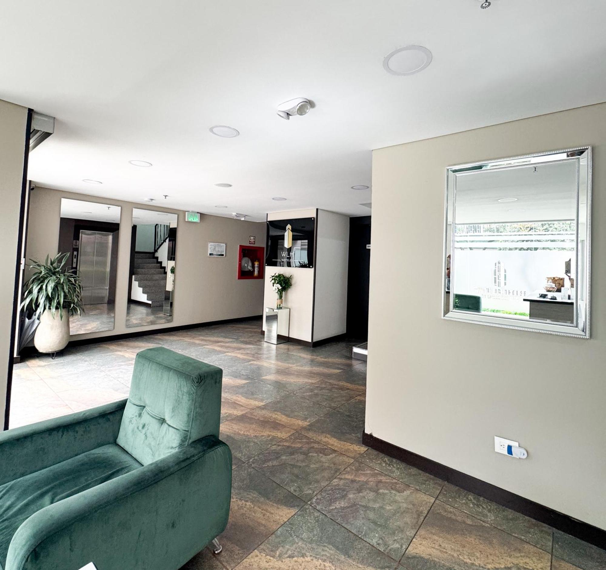 Hotel Wlh Silver Corferias Bogota Exterior photo